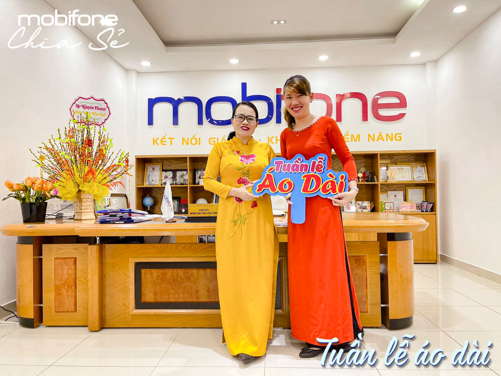 Cán bộ công nhân viên nữ MobiFone cùng hưởng ứng Tuần lễ áo dài Việt Nam