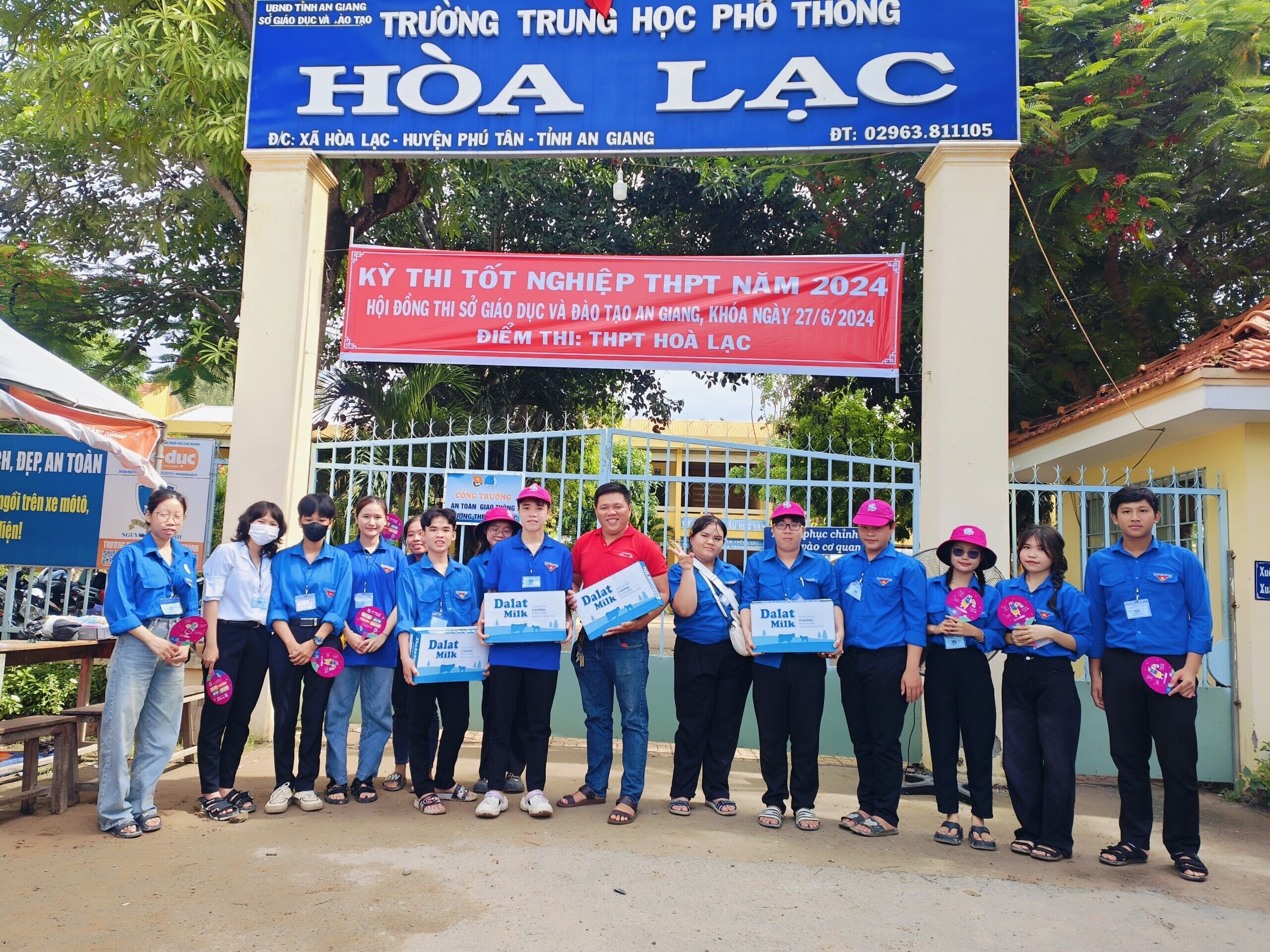 Saymee tiếp sức mùa thi tại điểm thi trường THPT Hòa Lạc, tỉnh An Giang 